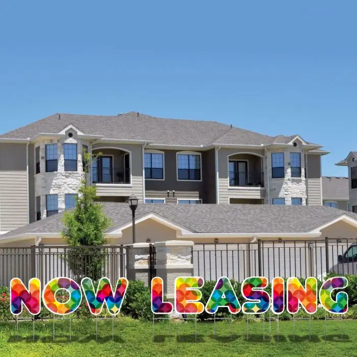 Lawn Letters - Retro Circles - Now Leasing