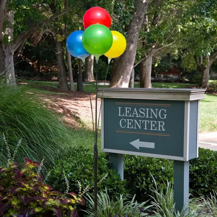 Reusable 4 Balloon Outdoor Clusters - 5ft Tall