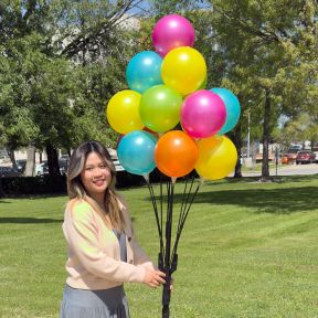 16-Balloon Outdoor Cluster with 8" Vinyl Balloons